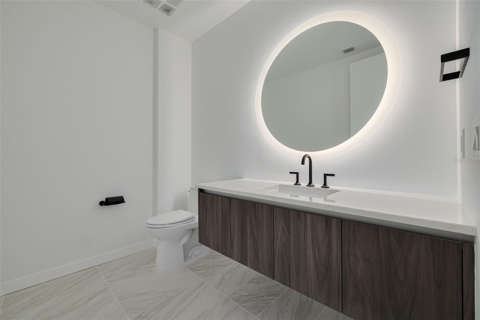 REFLECTION CONDO - Residential Lease