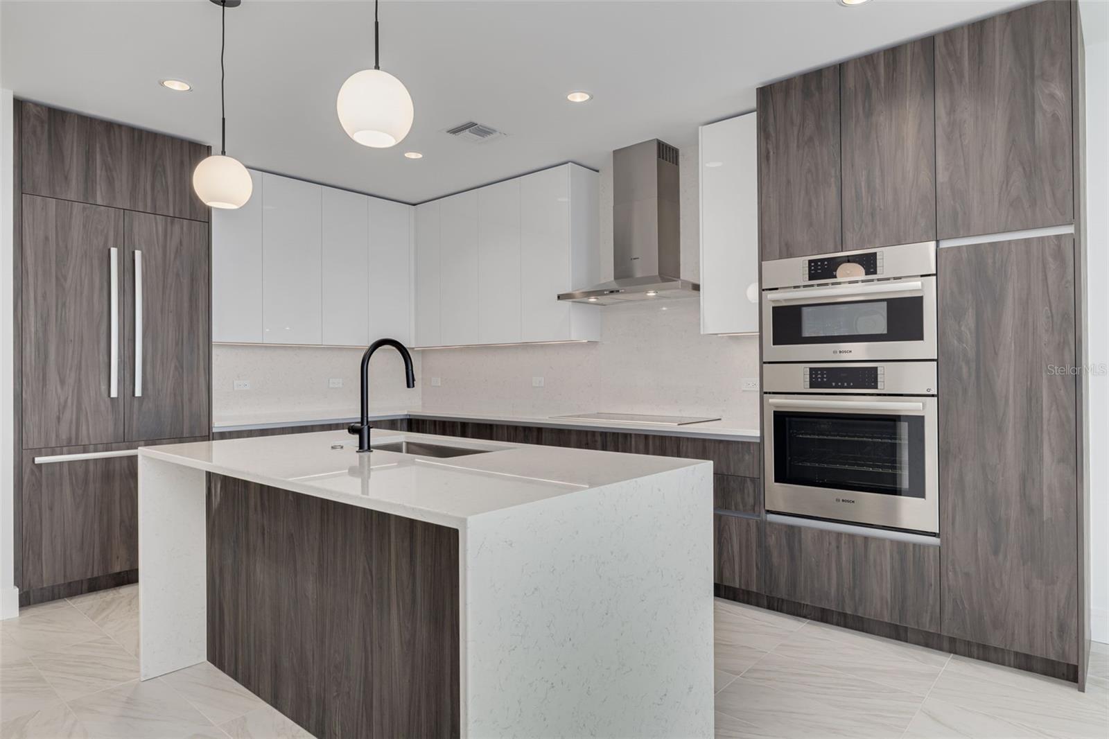 REFLECTION CONDO - Residential Lease