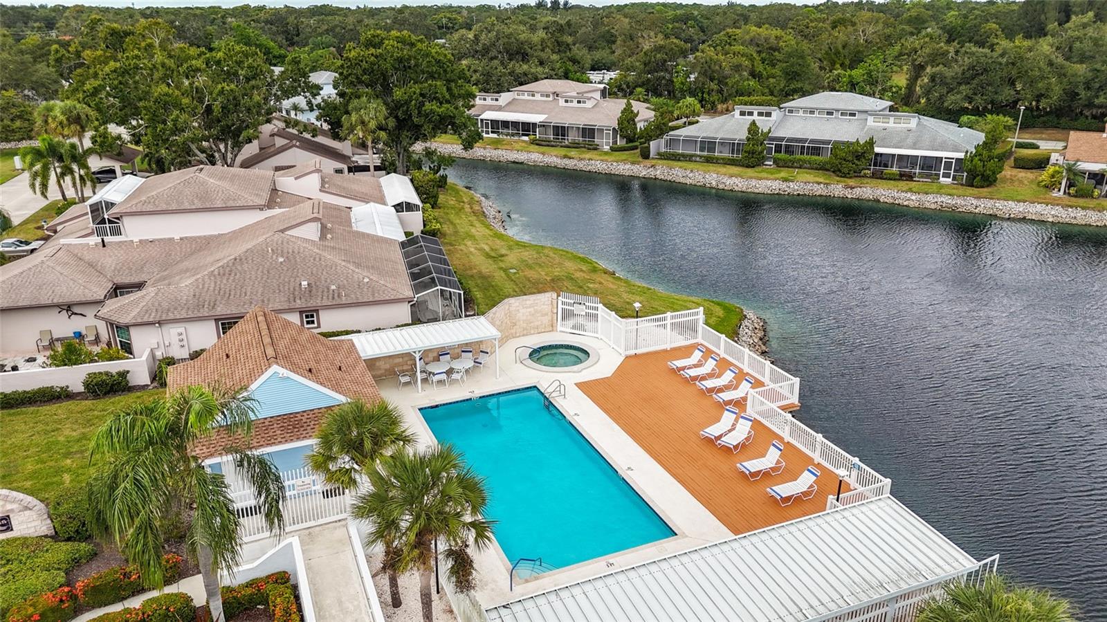 BEEKMAN LAKES - Residential