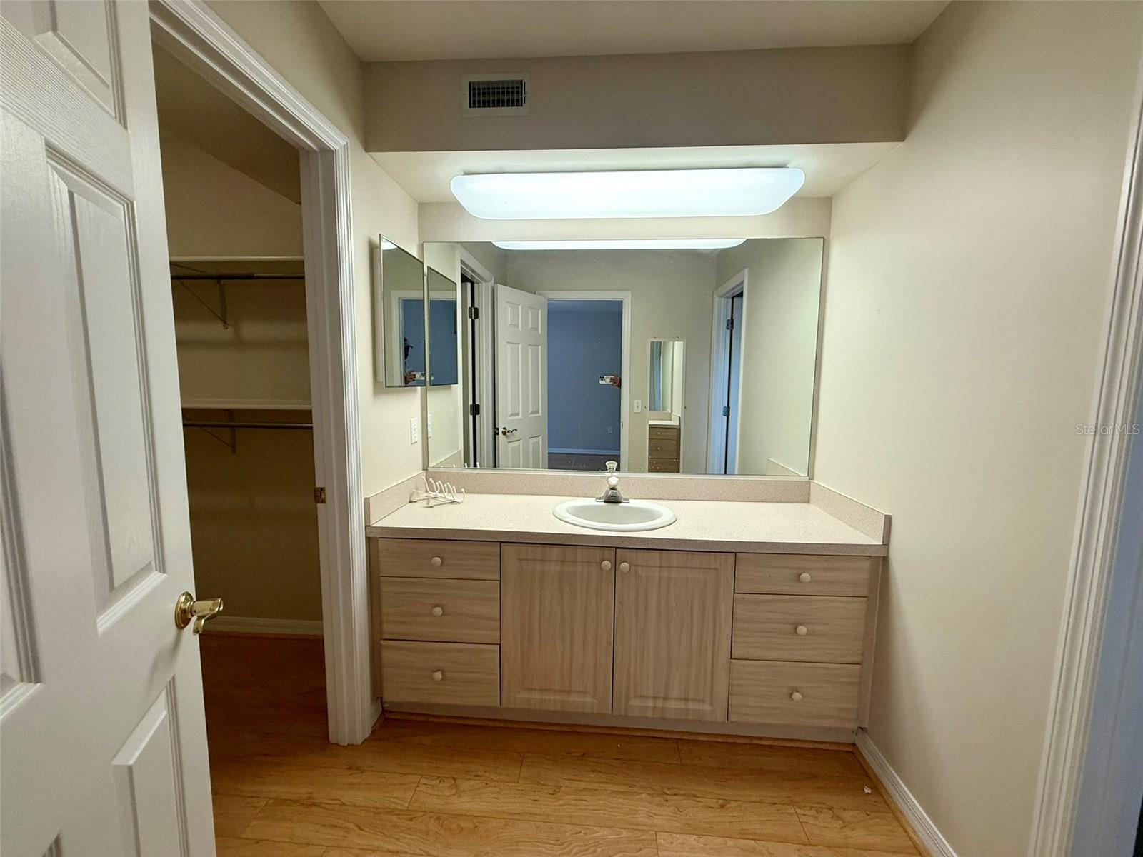 BEEKMAN LAKES - Residential