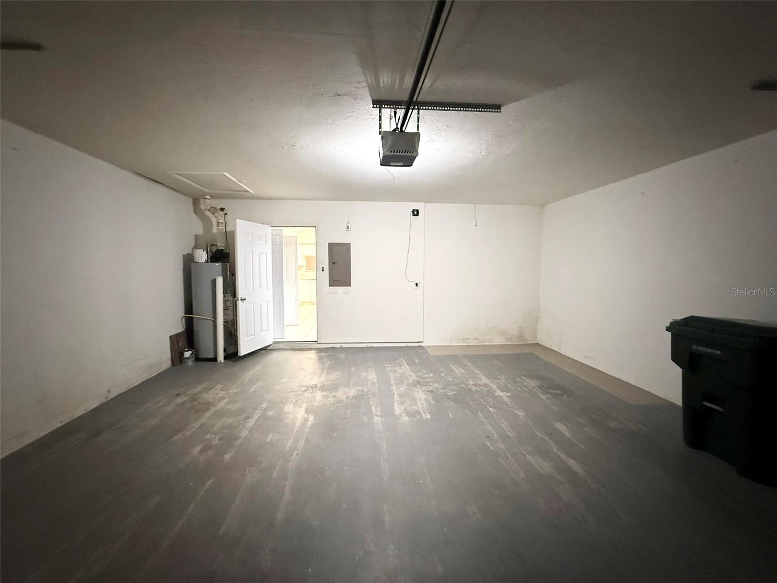 BEEKMAN LAKES - Residential