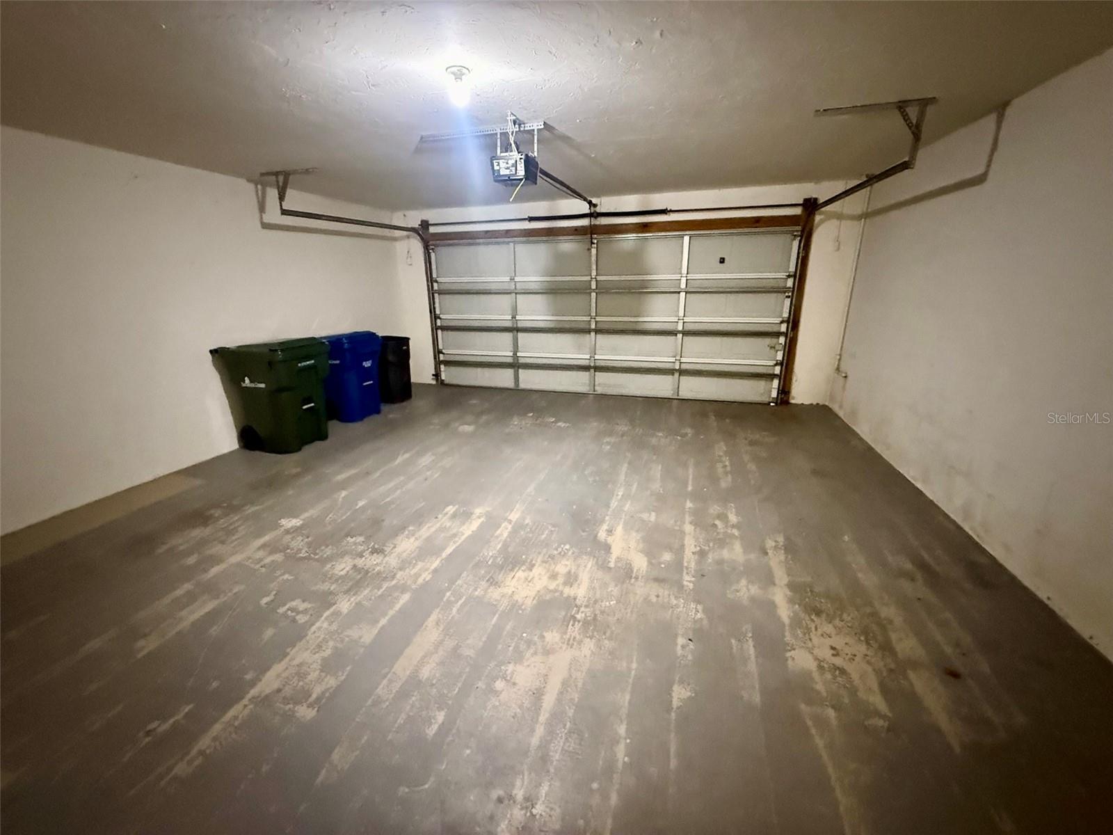 BEEKMAN LAKES - Residential