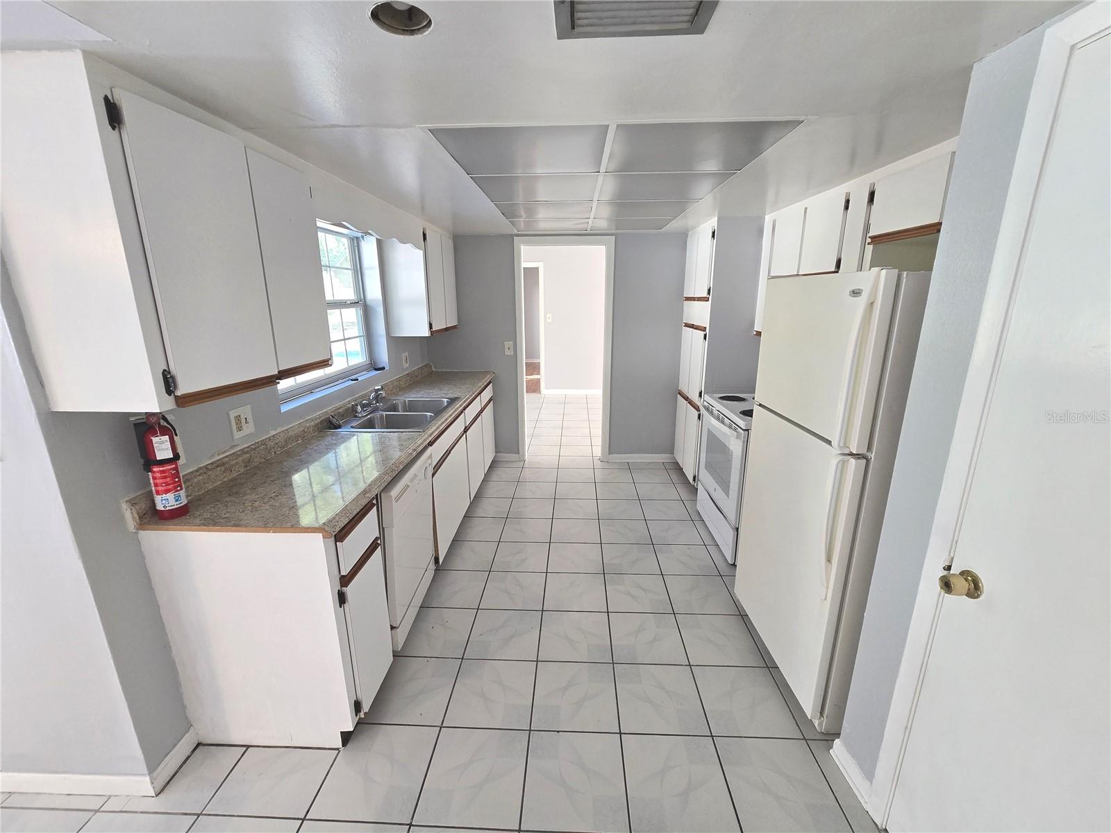 ROBINSWOOD HEIGHTS ADD 10 - Residential Lease