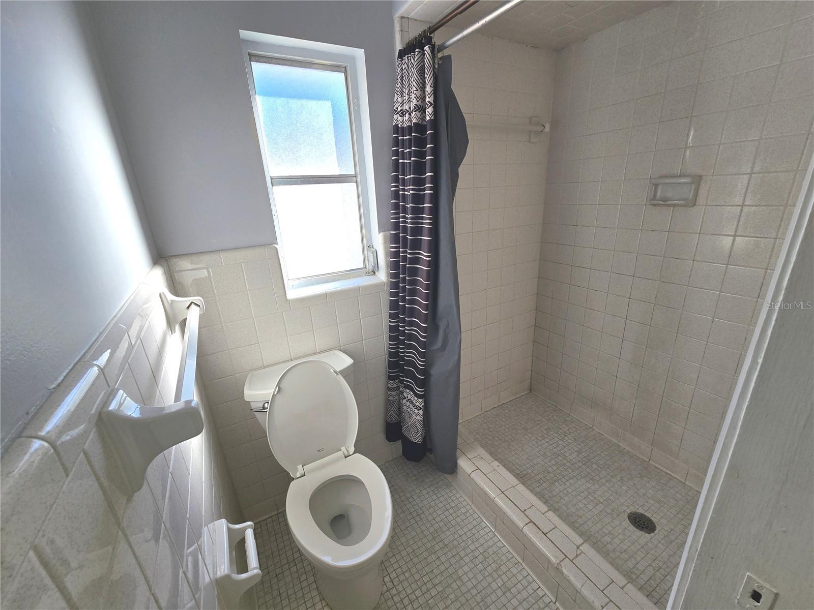 ROBINSWOOD HEIGHTS ADD 10 - Residential Lease