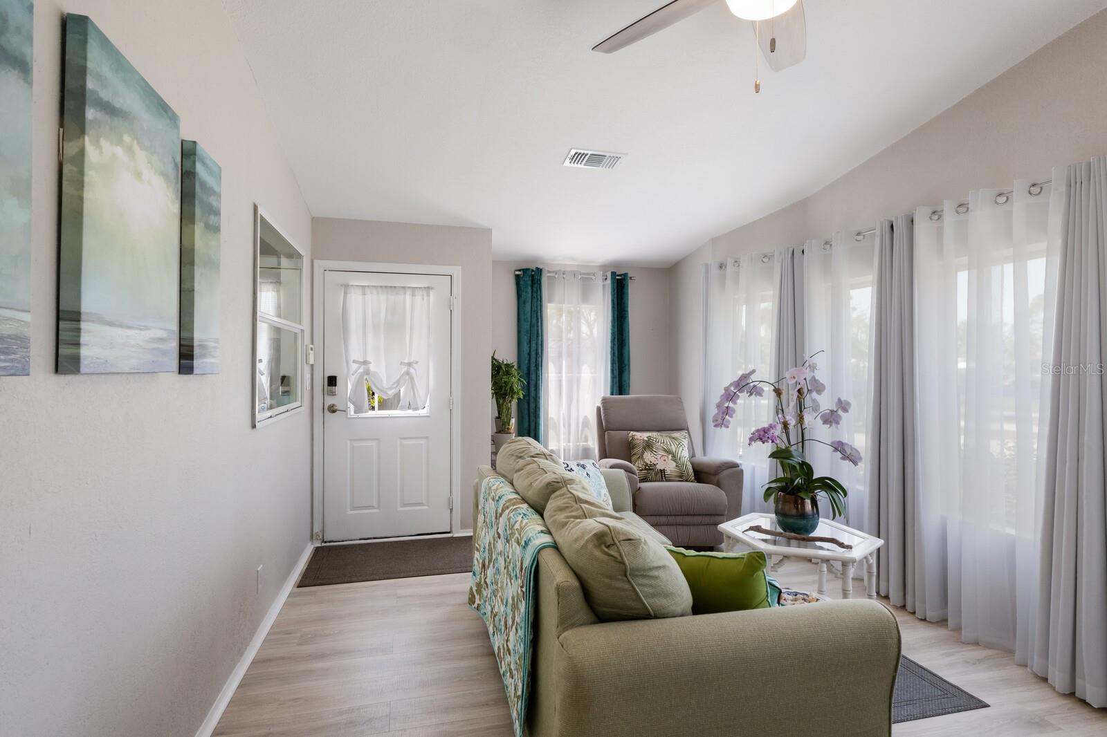 PINE LAKE - Residential