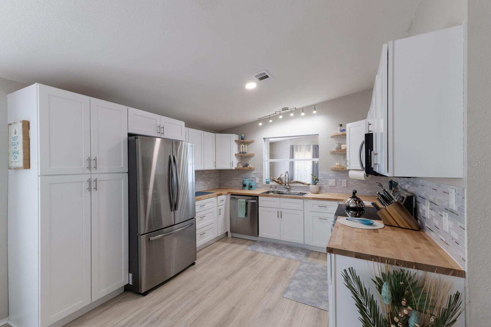 PINE LAKE - Residential