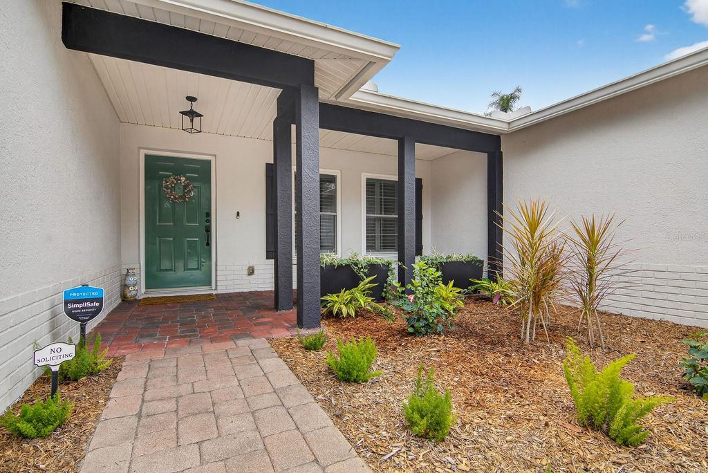 Photo of 4110 W Mango Avenue, Tampa, FL 33616 (MLS # TB8482343)