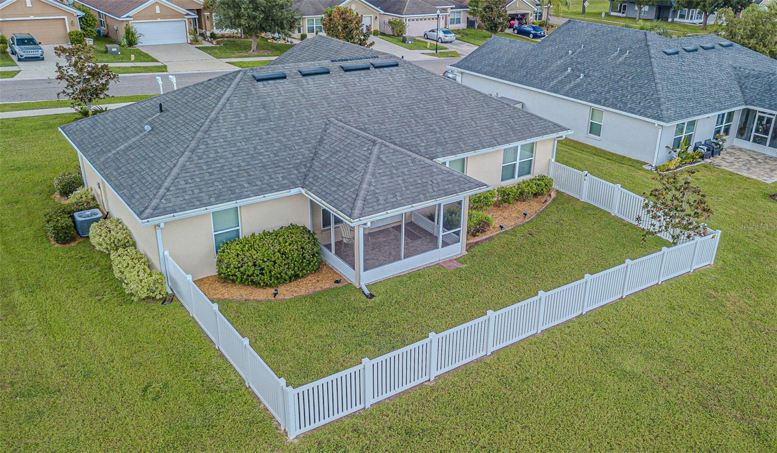 SHERMAN HILLS - Residential