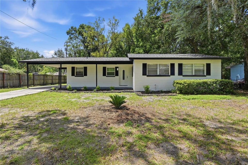 Photo of 1823 NE 31st Avenue, Gainesville, FL 32609 (MLS # GC542613)