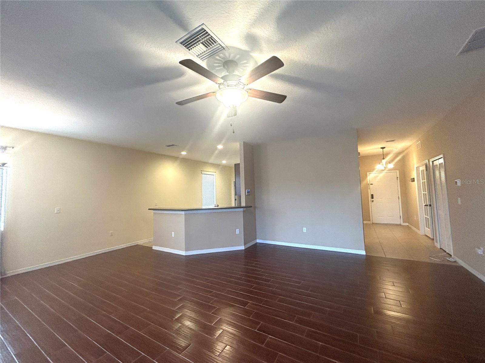 SUNCOAST LAKES PH 02 - Residential Lease