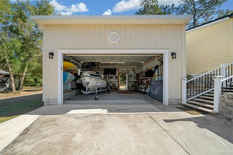 A home in DUNNELLON