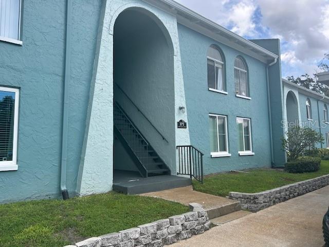 Updated 2 Bedroom, 1 Bath Condo. Newer Kitchen with Granite countertops, stainless steal appliances, wine cooler, custom made cabinets. New engineered wood look flooring. Custom modern doors and closets. Fresh paint and baseboard moldings. Assigned Covered Carport just outside your front door.Community pool, hot tub, tennis courts, play ground, car wash station. No Dogs. Cats allowed. Great location near tampa via Gandy Blvd (15 minute drive). Downtown St Petersburg in just 5. Parks, banking and places of worship. Easy Show. Come see it today>