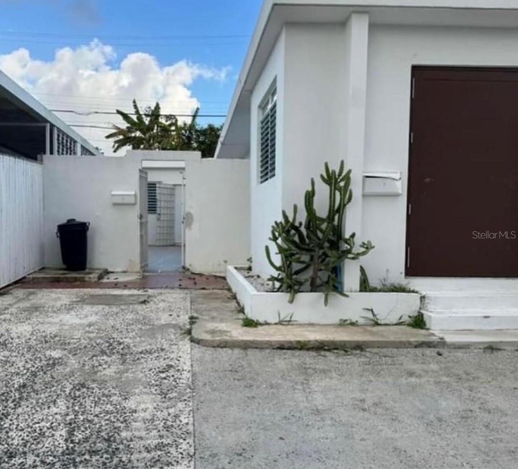 URB. ALTAMESA - Residential Lease