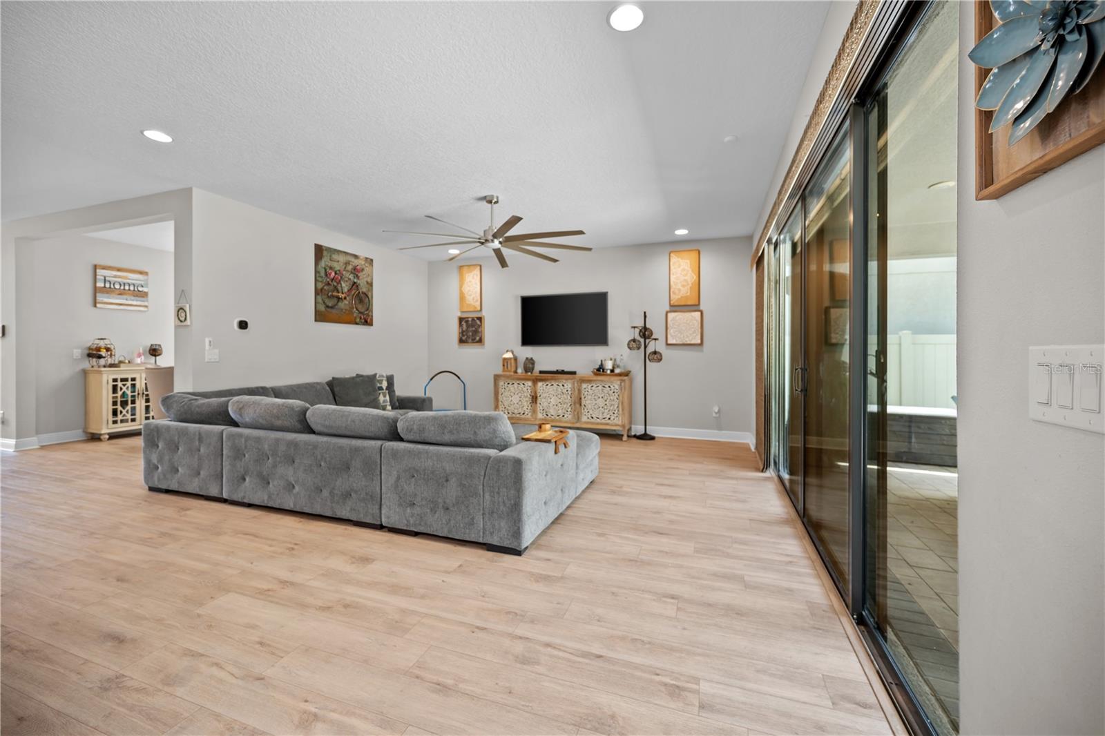 HINTON HAWKSTONE PHASE 1A2 LOT 6 BLOCK 19 - Residential