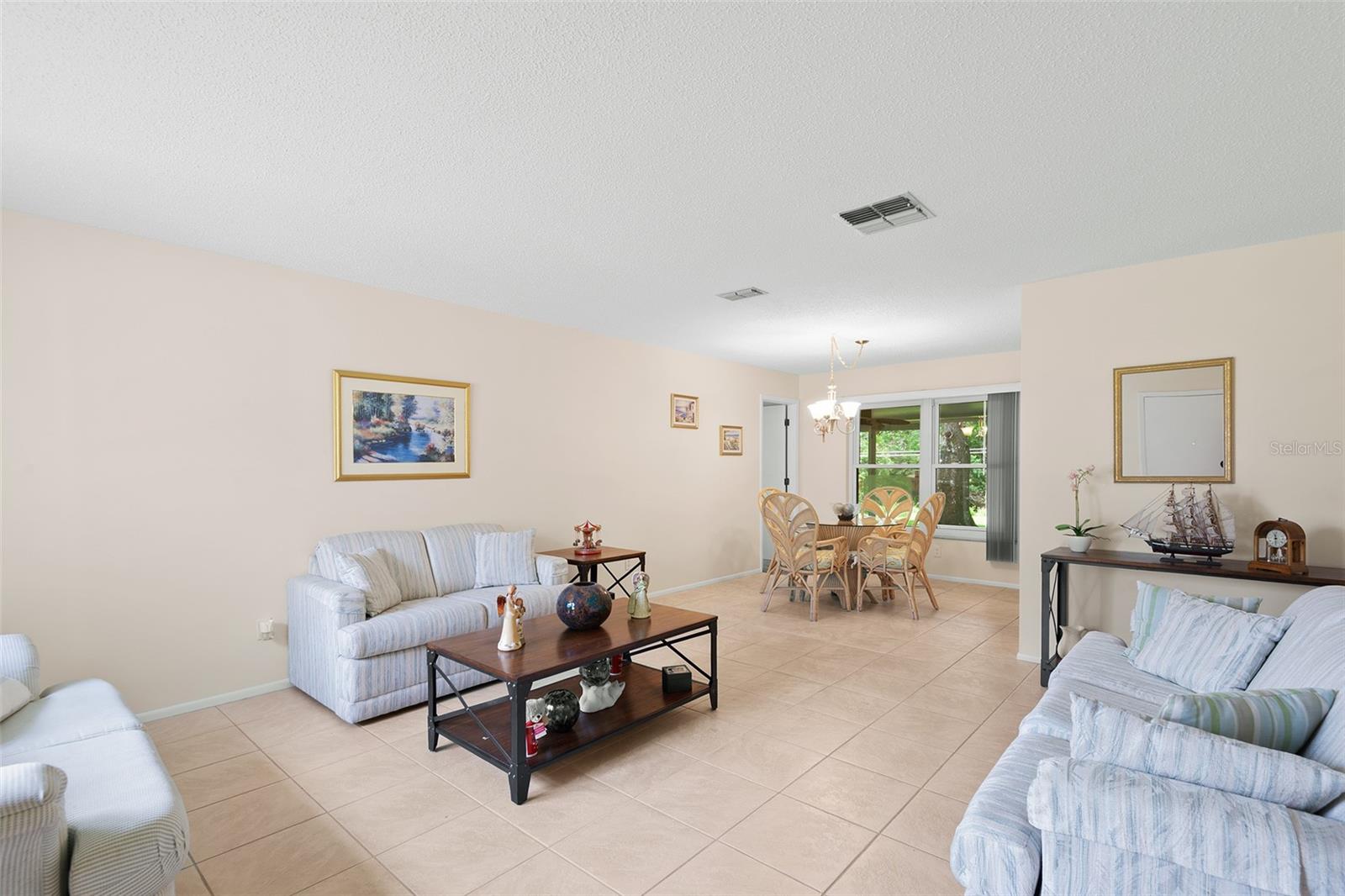 2875 LOMOND DRIVE