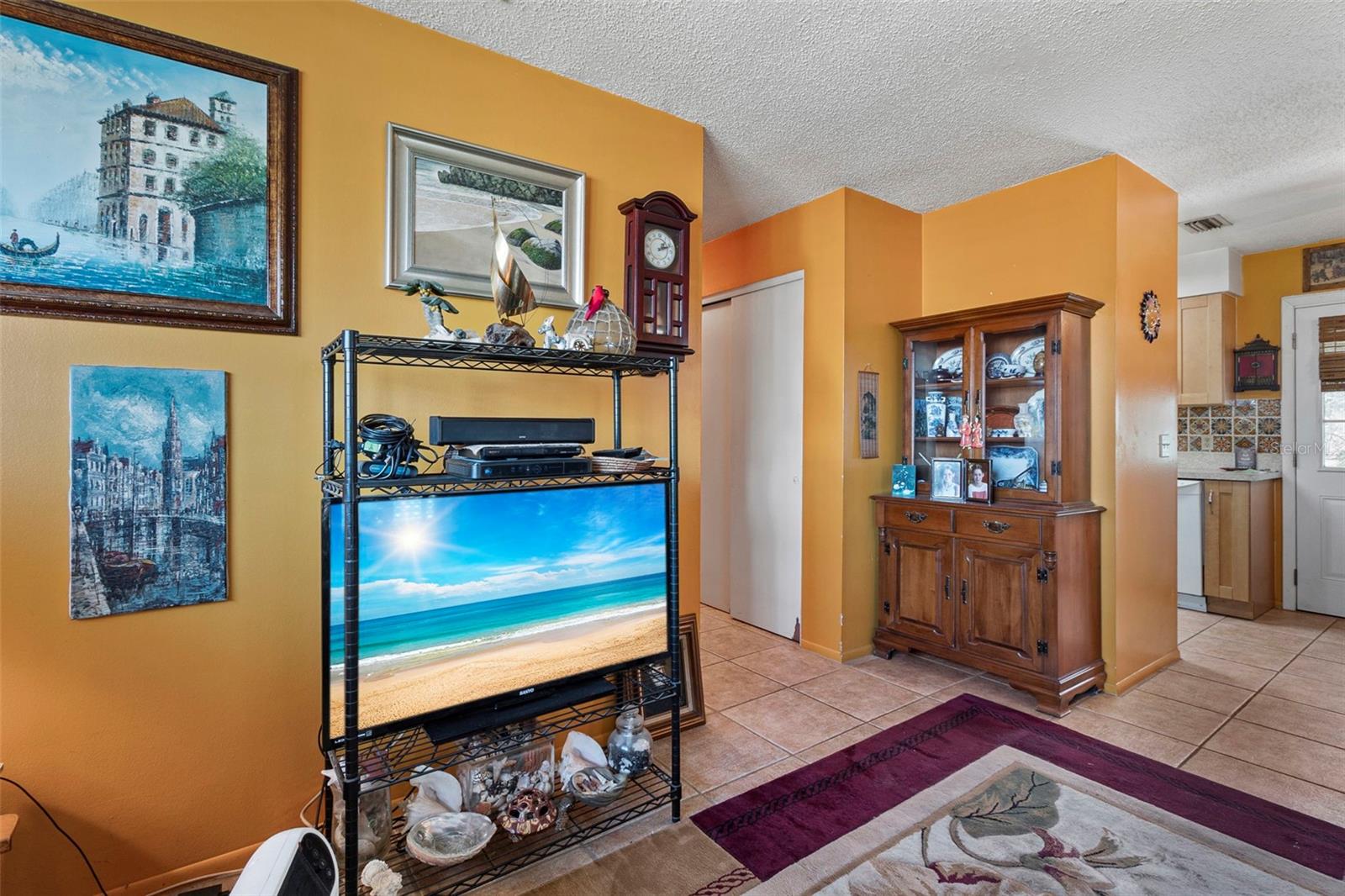 1060 VENETIAN PARKWAY