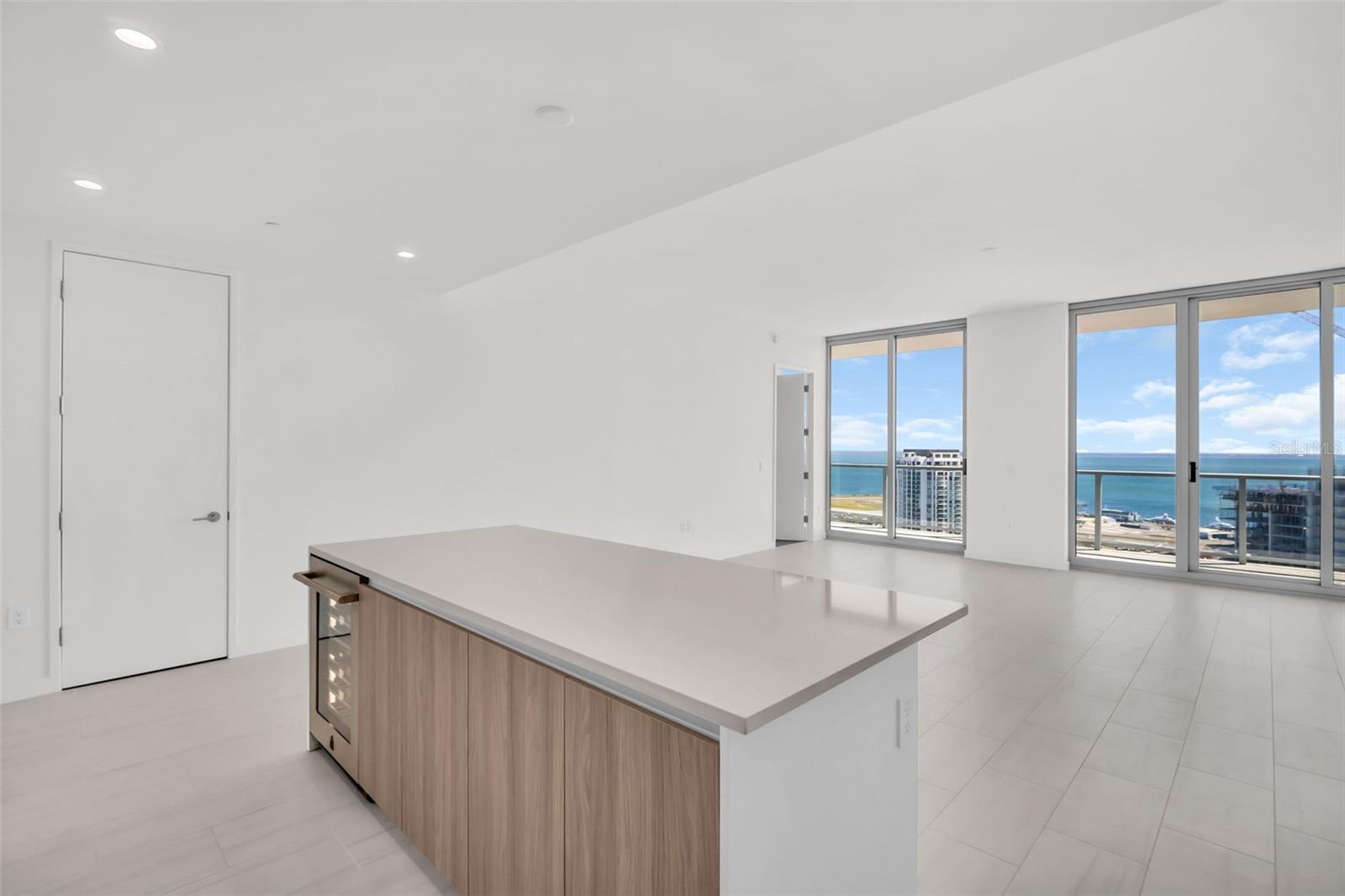 400 CENTRAL AVENUE 3606