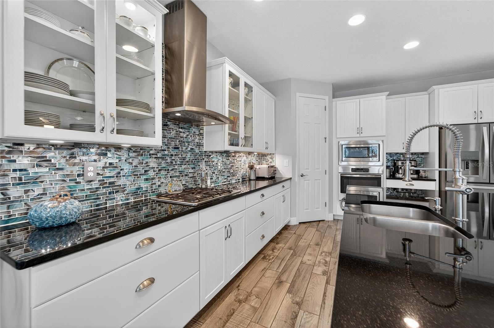 MIRABAY PARCELS 21 & 23 - Residential