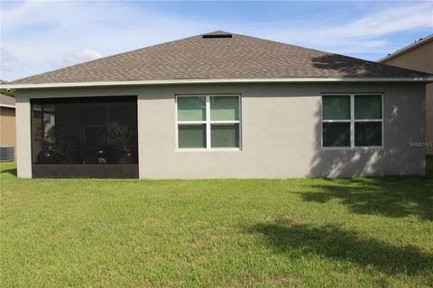 Tiny photo for 2917 Canary Lane, Tavares, FL 32778 (MLS # G5109047)
