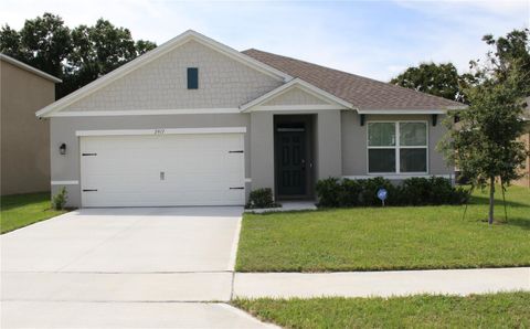 Tiny photo for 2917 Canary Lane, Tavares, FL 32778 (MLS # G5109047)