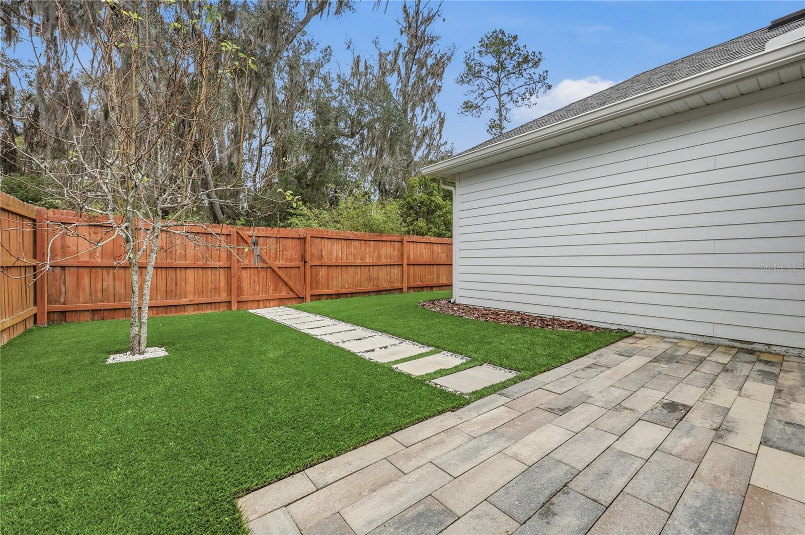 FLETCHER OAKS - Residential