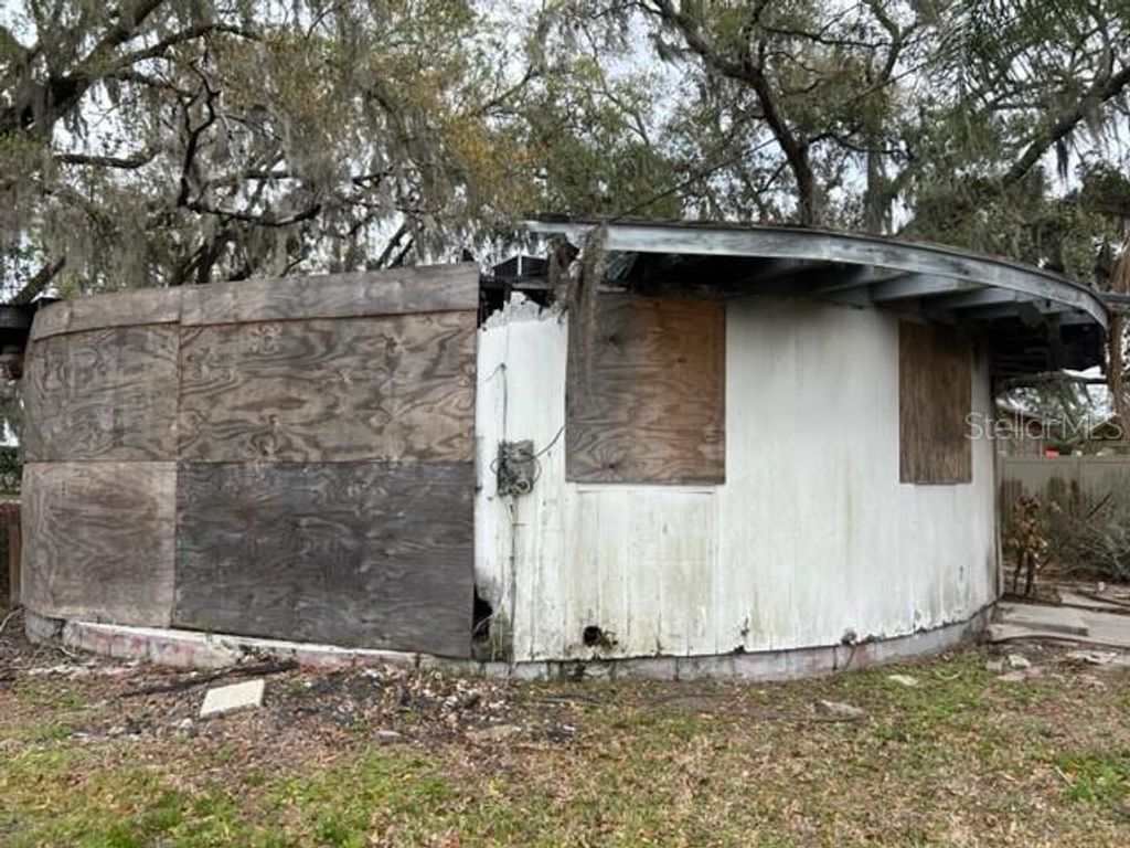 Photo of 2303 N Gordon Street, Plant City, FL 33563 (MLS # TB8493544)