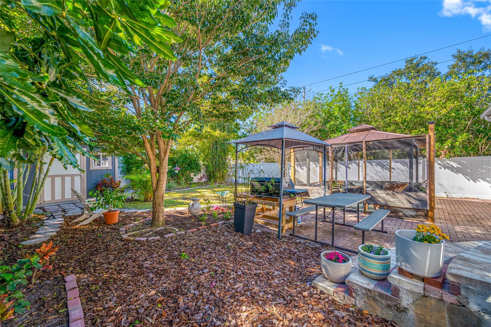 LA JOLLA SUB - Residential