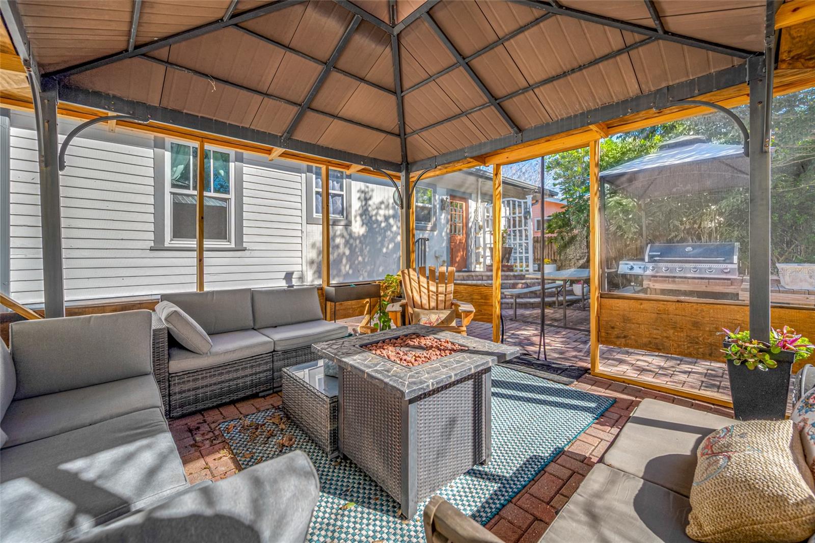 LA JOLLA SUB - Residential