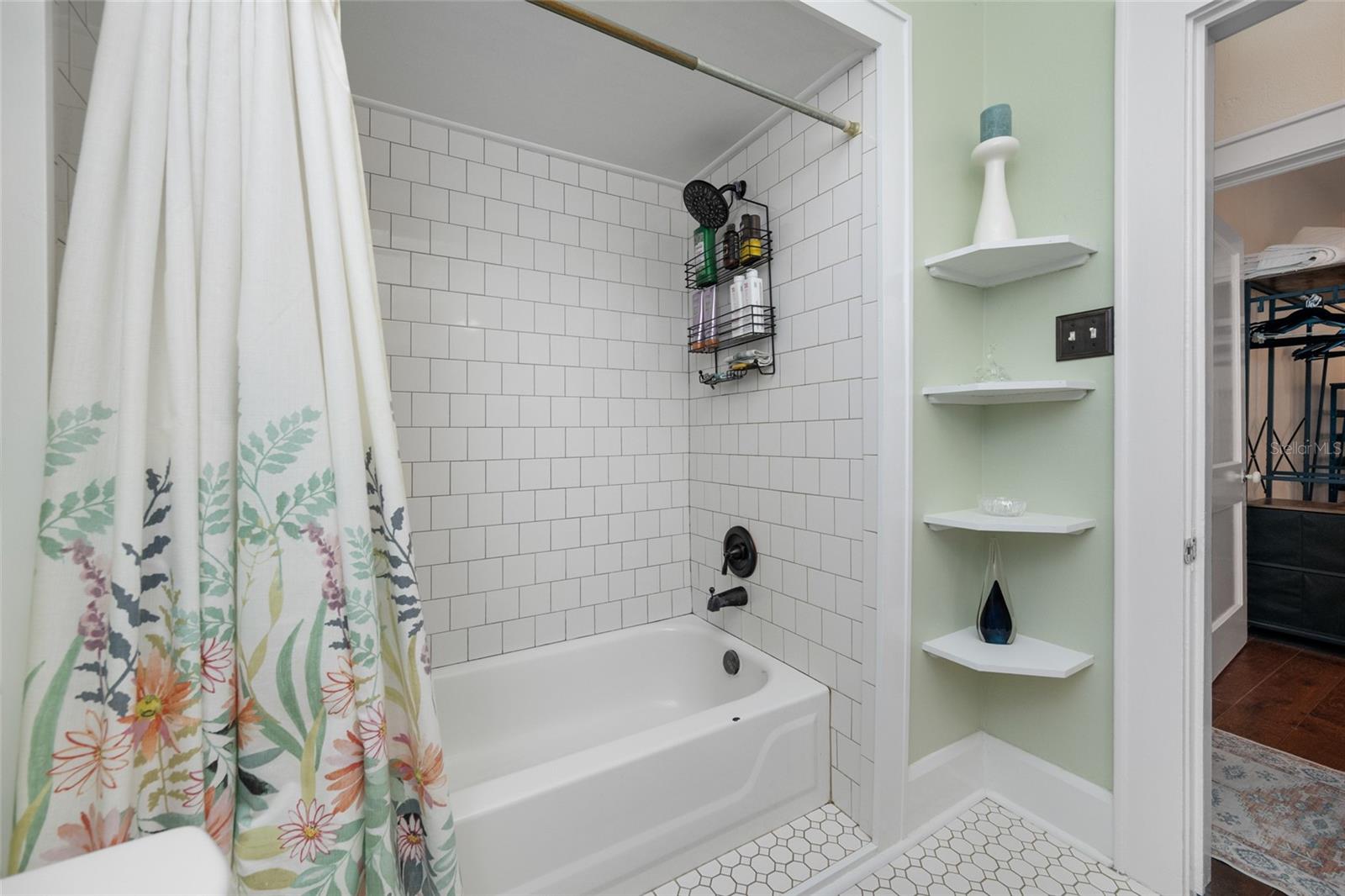 LA JOLLA SUB - Residential