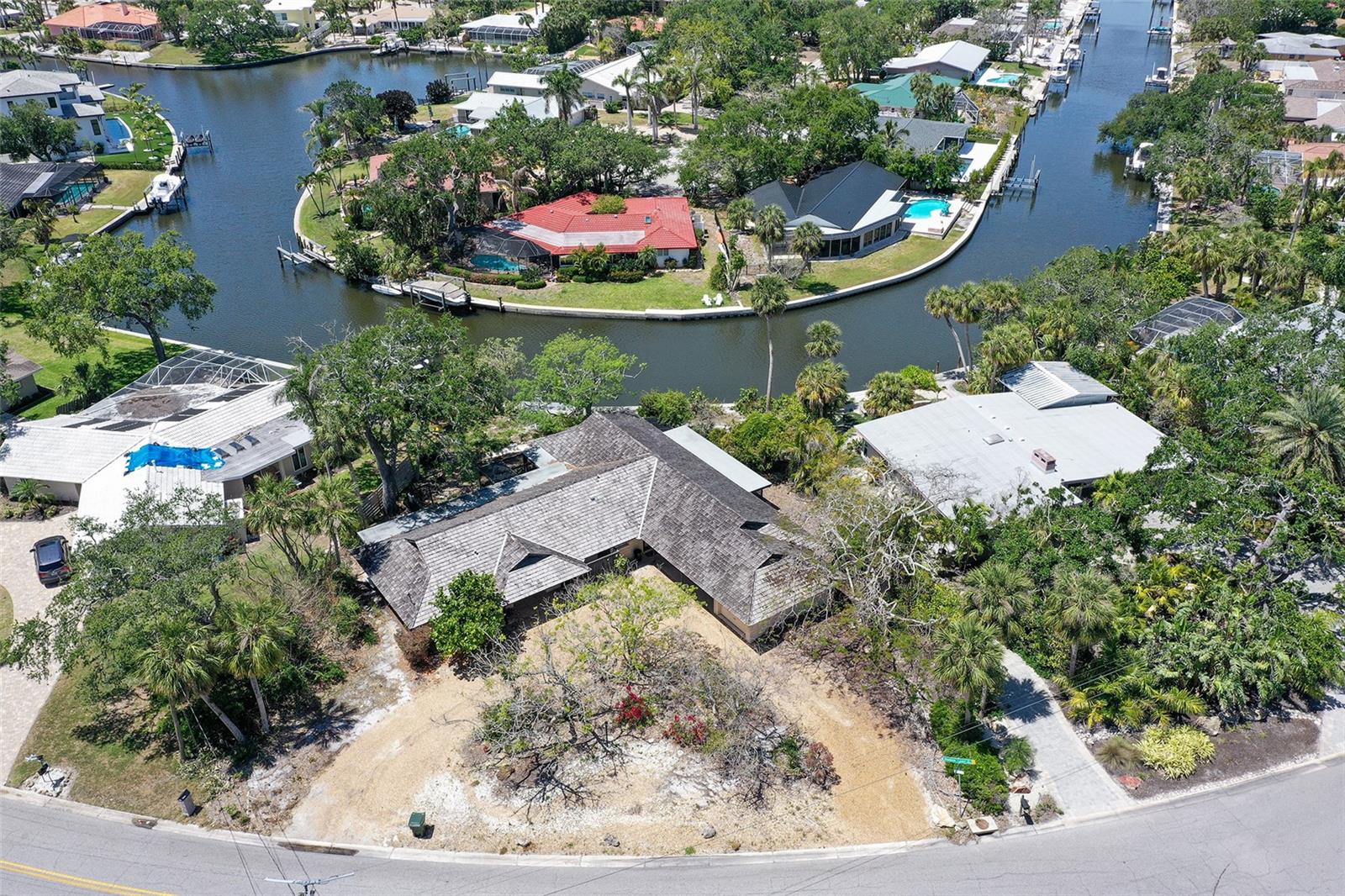 5502 SHADOW LAWN DRIVE