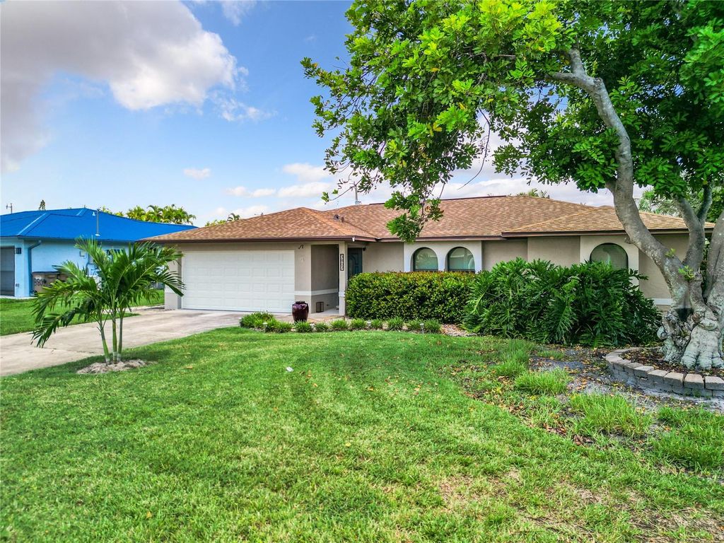 Photo of 3807 SW 7th Avenue, Cape Coral, FL 33914 (MLS # C7517178)