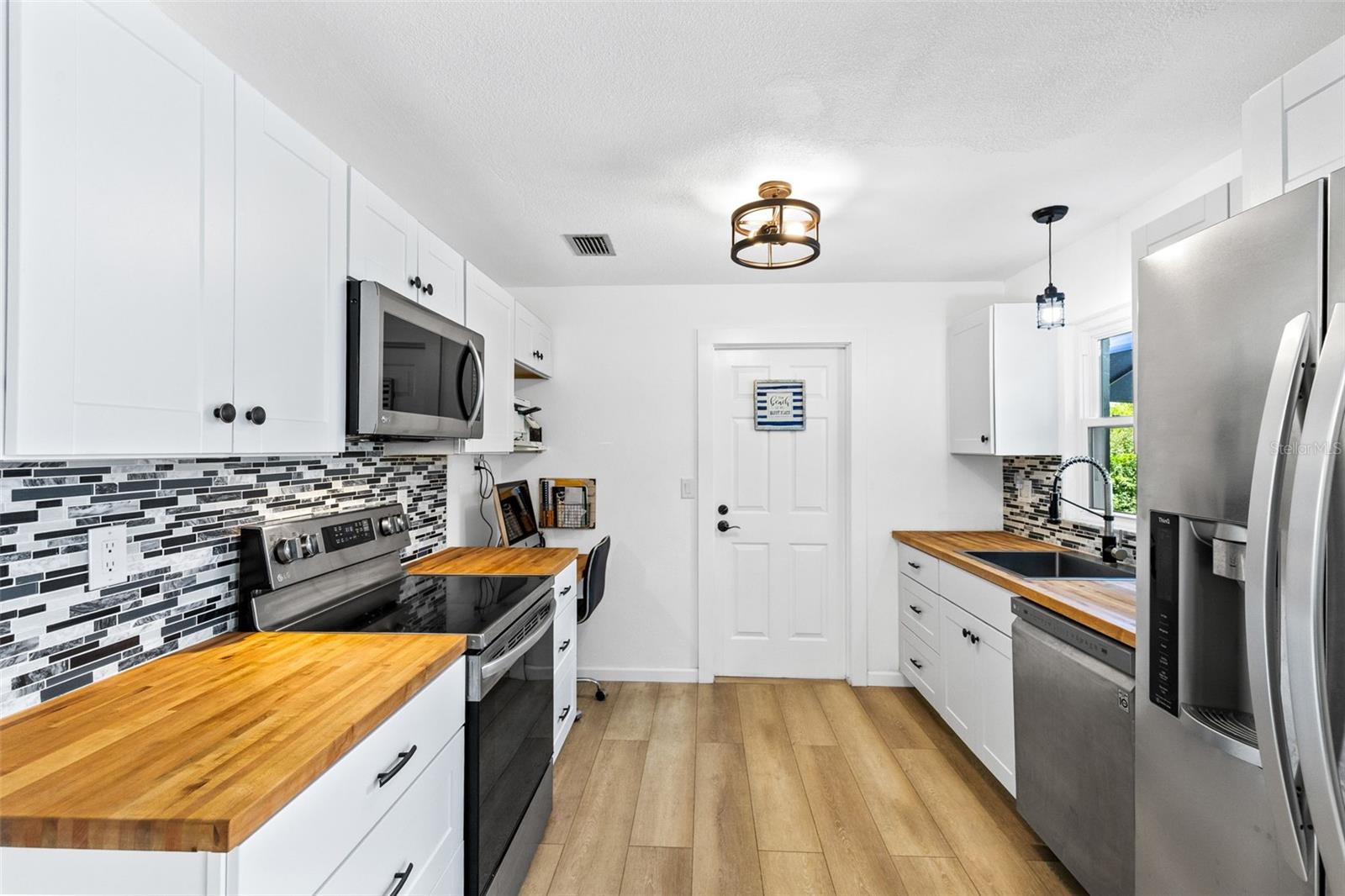 DELTONA LAKES UNIT 03 - Residential