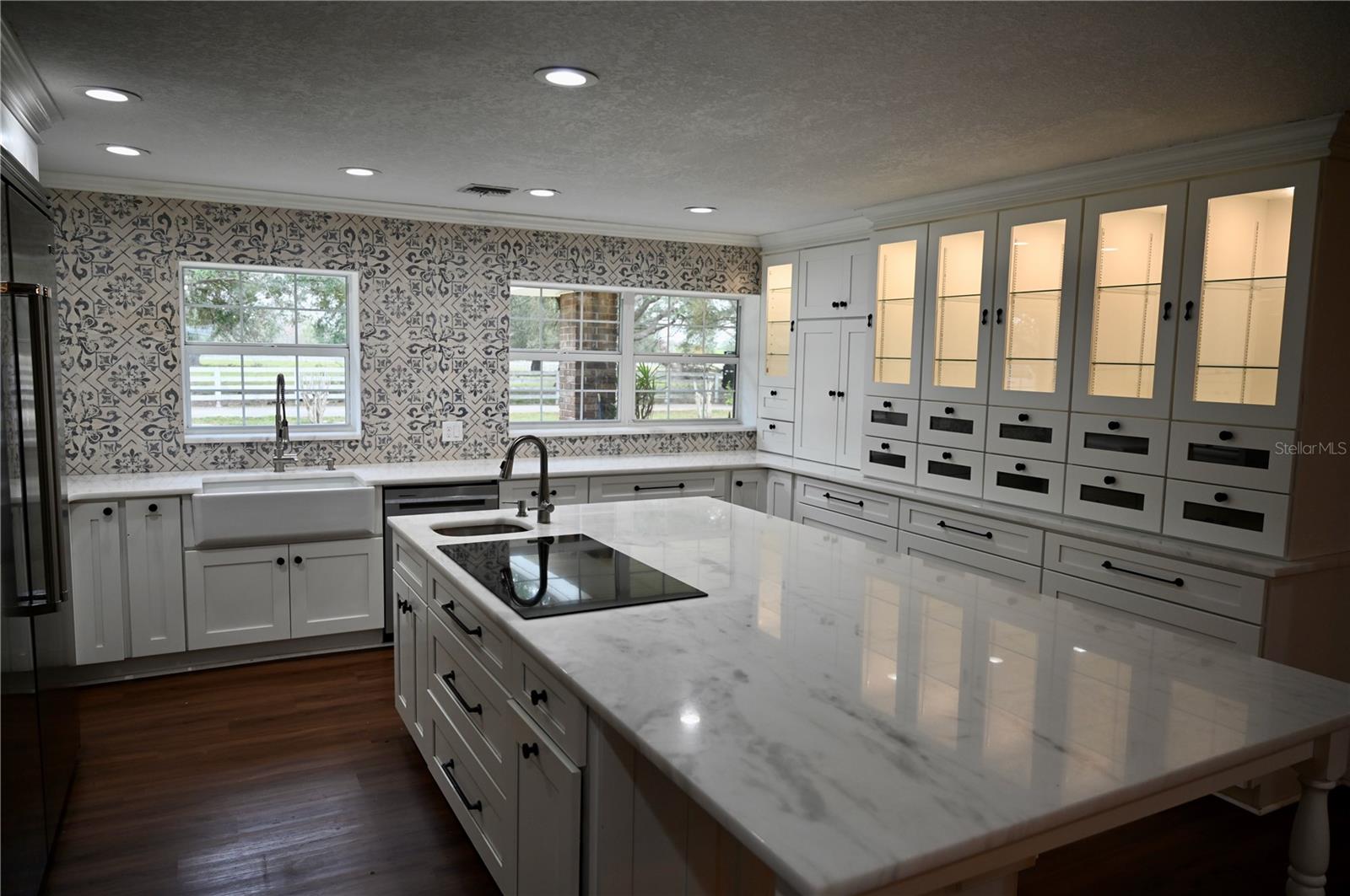 6255 MERCANTILE LANE