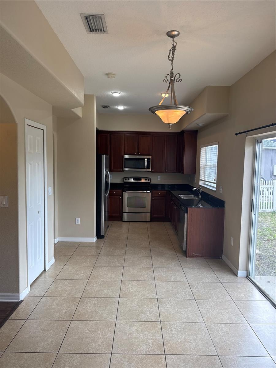 SUMMERFIELD VILLG 1 TRCT 18 - Residential