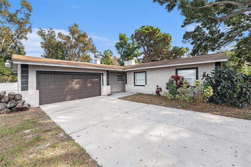 Photo of 4260 Narvarez Way S, St Petersburg, FL 33712 (MLS # O6362965)