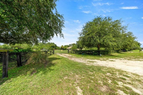 Tiny photo for 6290 SE 178th Court, Morriston, FL 32668 (MLS # OM729490)