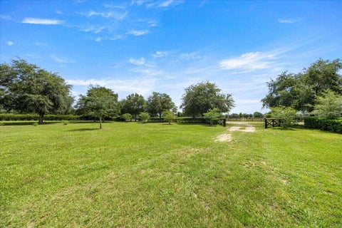 Tiny photo for 6290 SE 178th Court, Morriston, FL 32668 (MLS # OM729490)