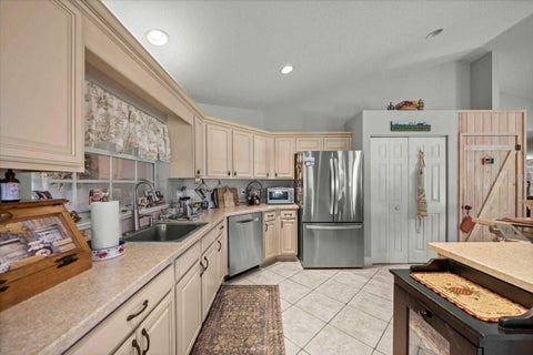 Tiny photo for 6290 SE 178th Court, Morriston, FL 32668 (MLS # OM729490)