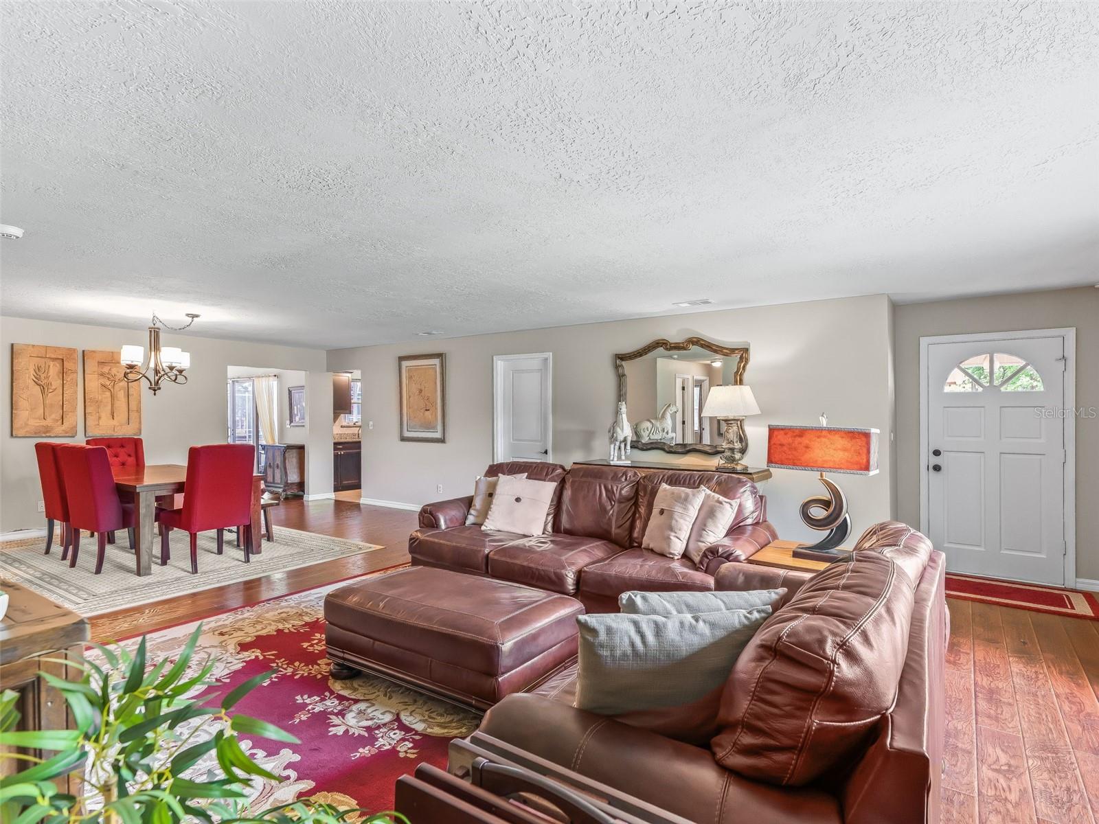 DERBY FARMS - Residential