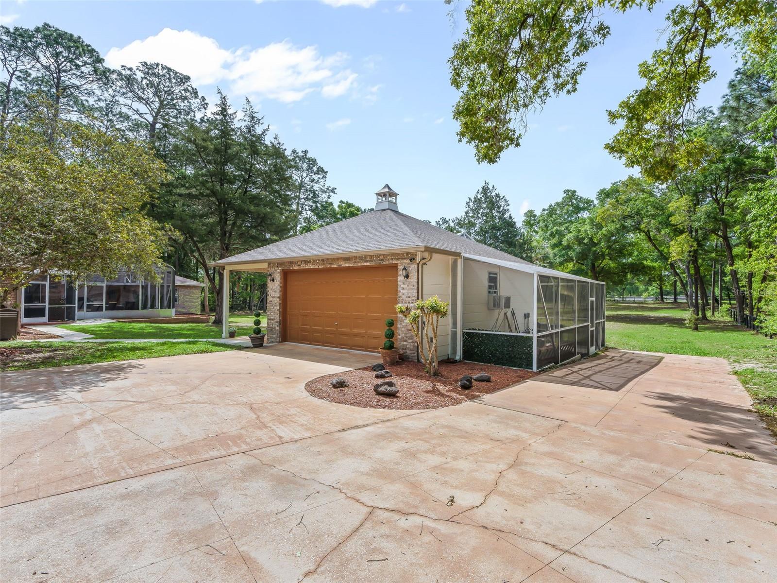 DERBY FARMS - Residential