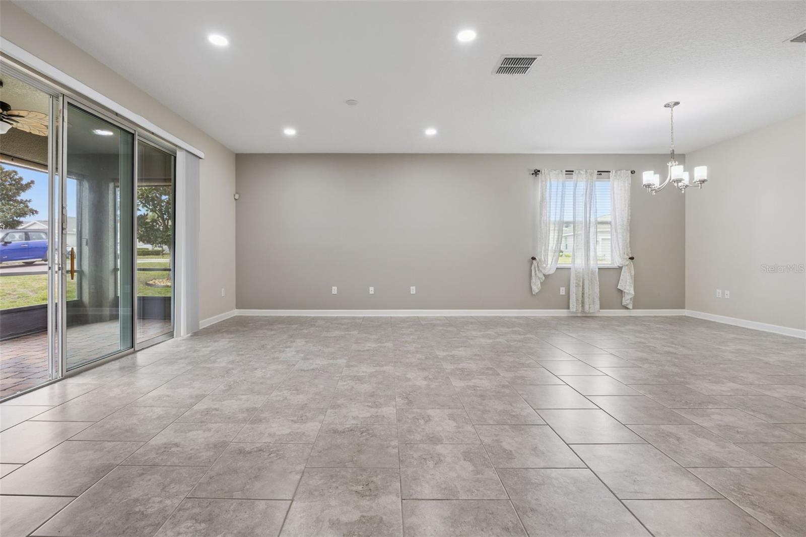 HERITAGE HILLS - Residential