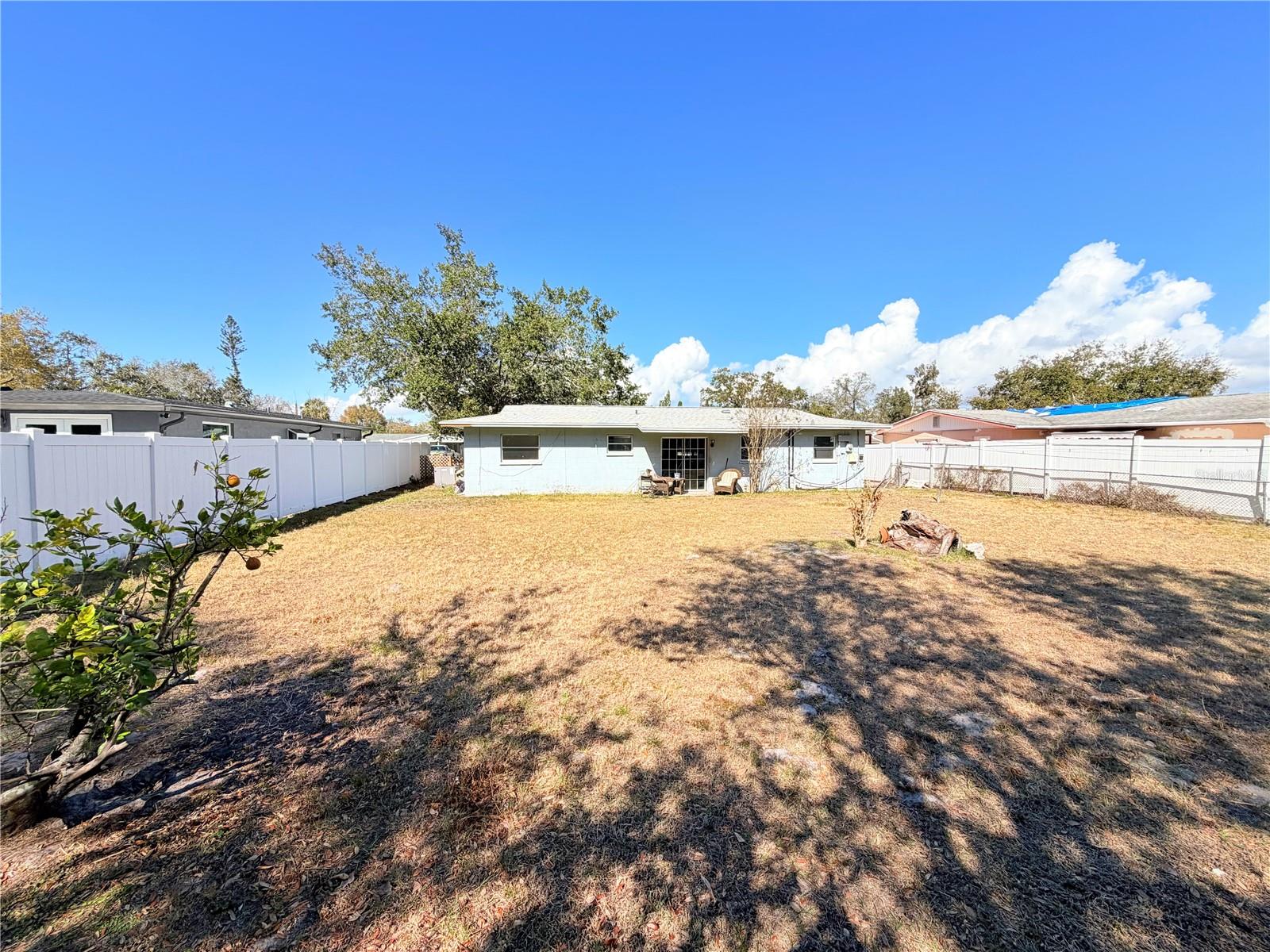 LOCKWOOD GARDENS - Residential