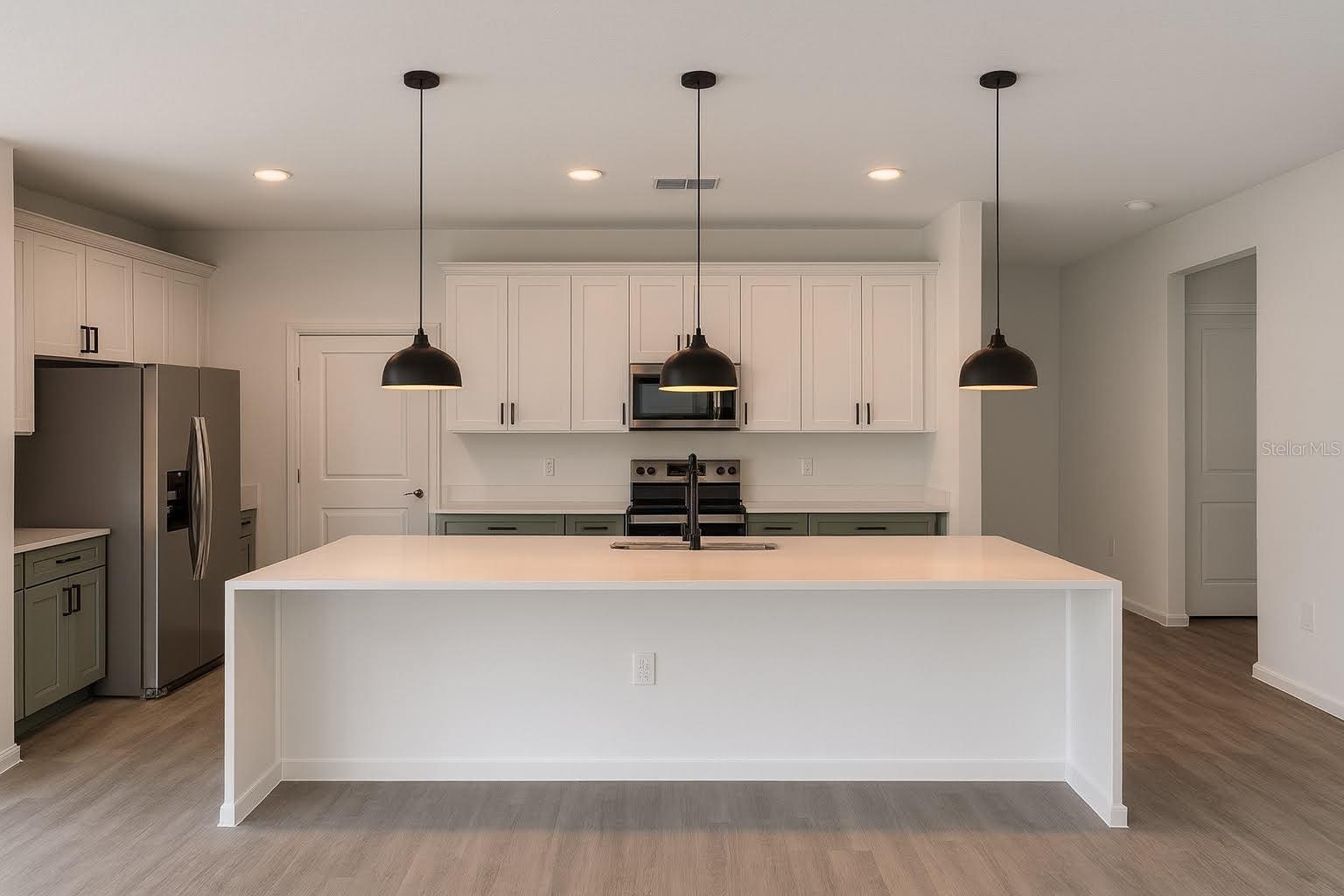 1306 HILLSBOROUGH LANE