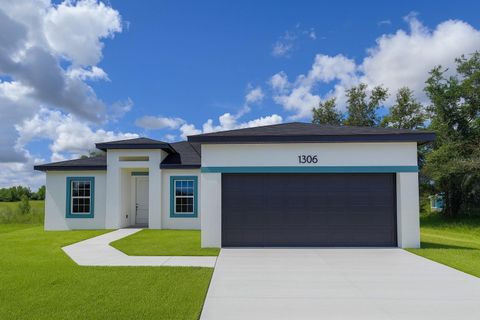 Photo of 1306 Hillsborough Lane, Kissimmee, FL 34759 (MLS # O6351194)