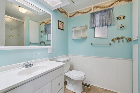 Tiny photo for 723 Viking Avenue, Tavares, FL 32778 (MLS # G5114406)