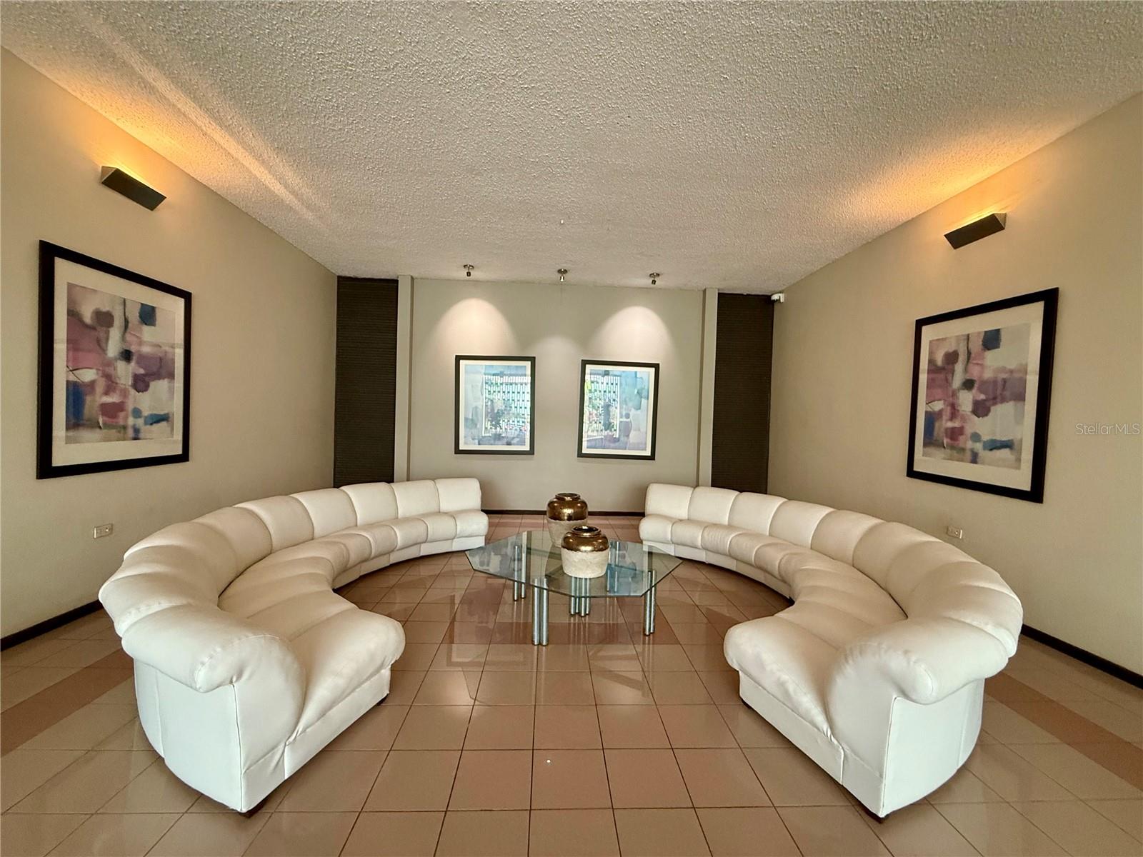 VILLA CAPARRA EXECUTIVE - Residential Lease