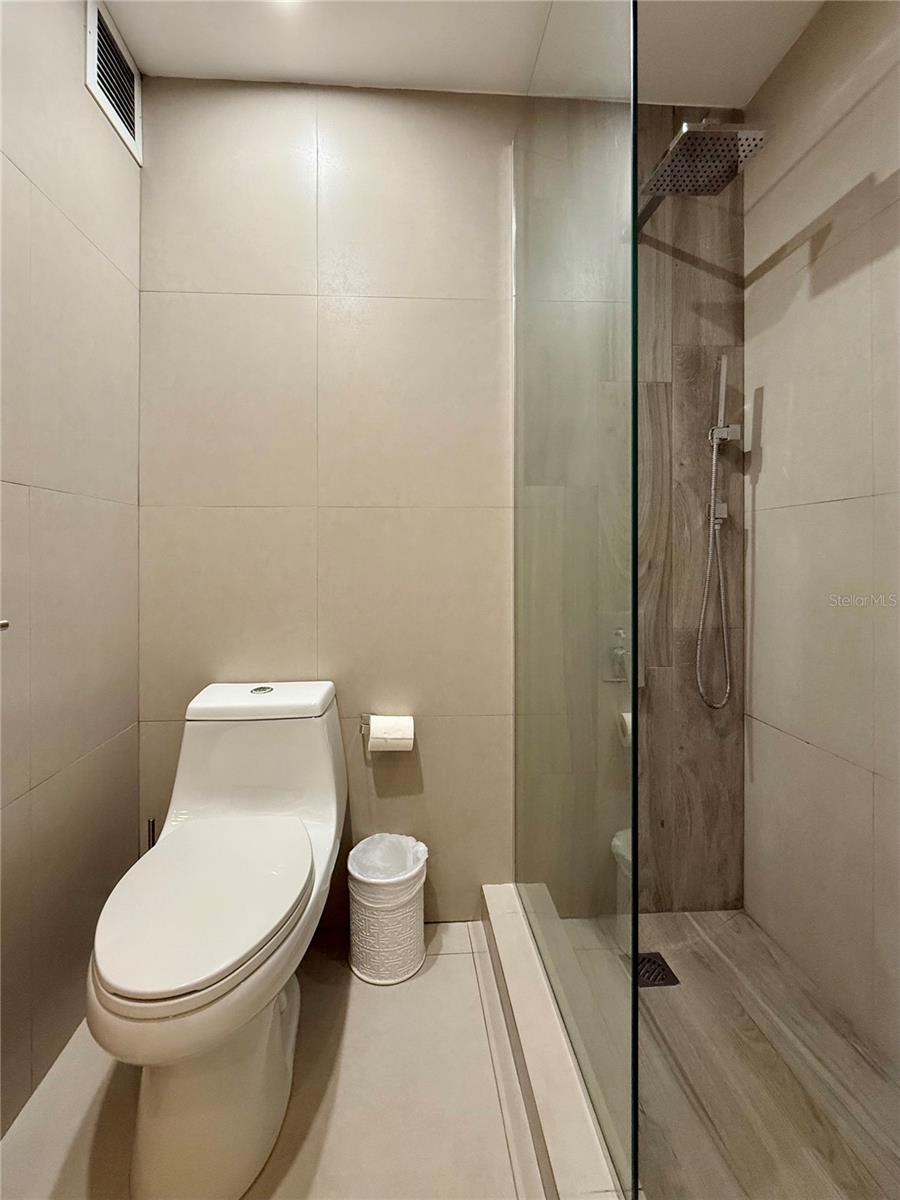 VILLA CAPARRA EXECUTIVE - Residential Lease