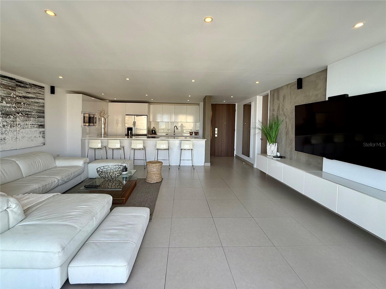 VILLA CAPARRA EXECUTIVE - Residential Lease