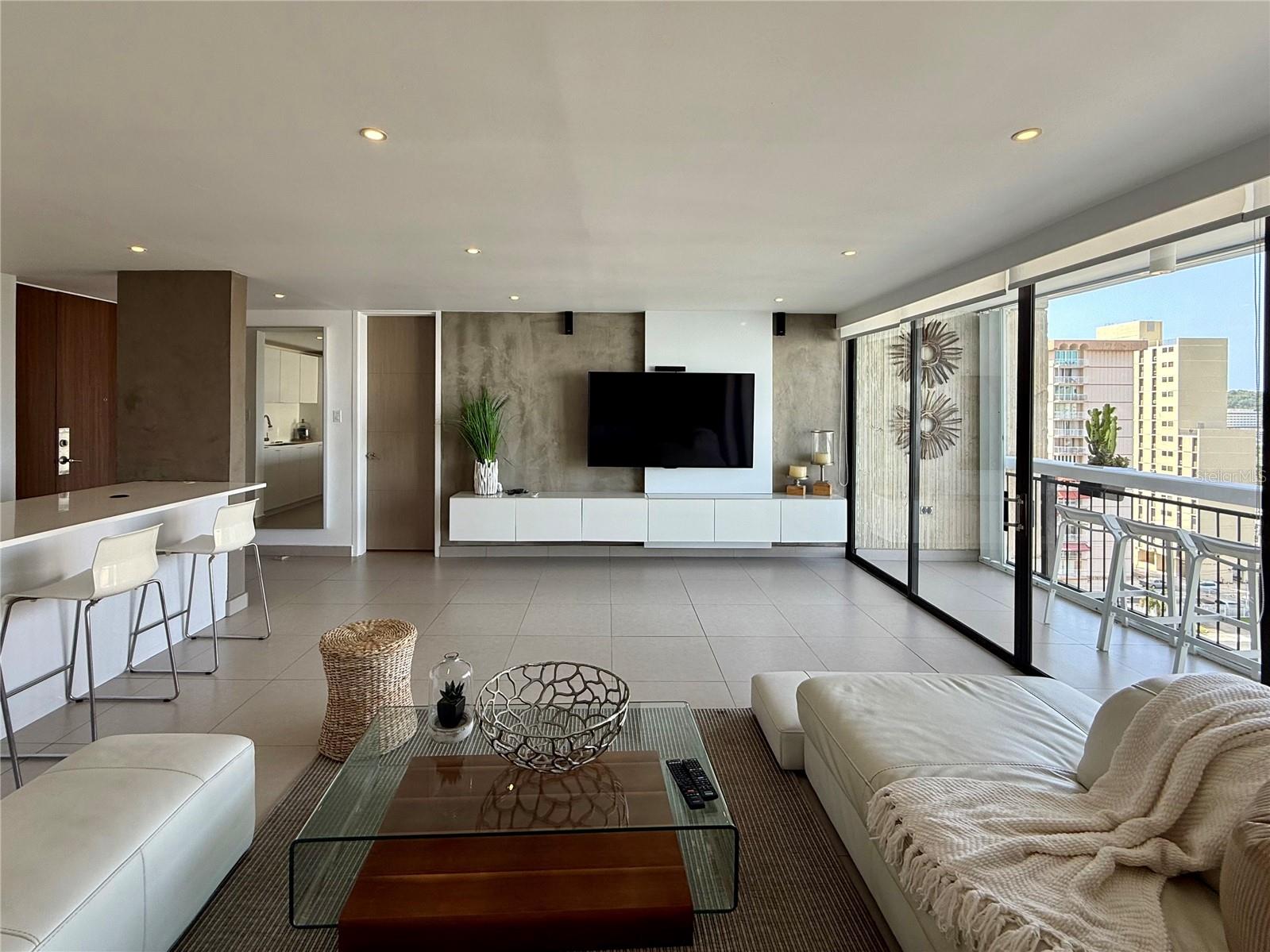 VILLA CAPARRA EXECUTIVE - Residential Lease