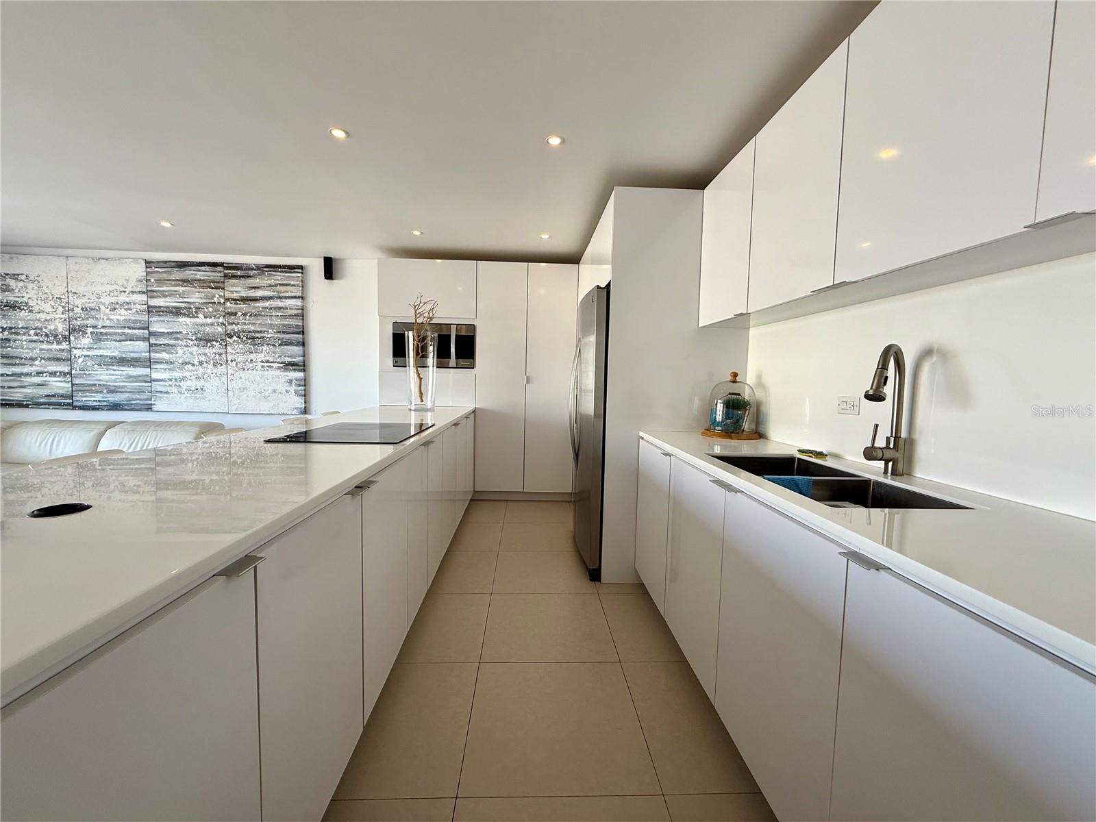 VILLA CAPARRA EXECUTIVE - Residential Lease